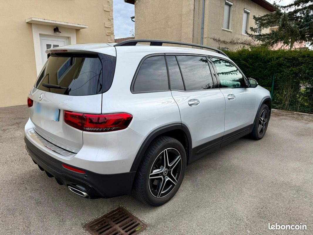 Photo of Mercedes-Benz GLB