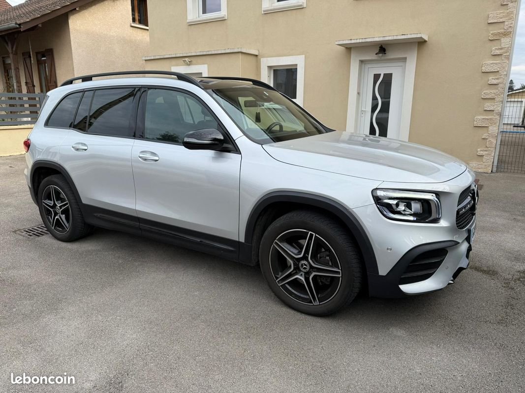 Photo of Mercedes-Benz GLB